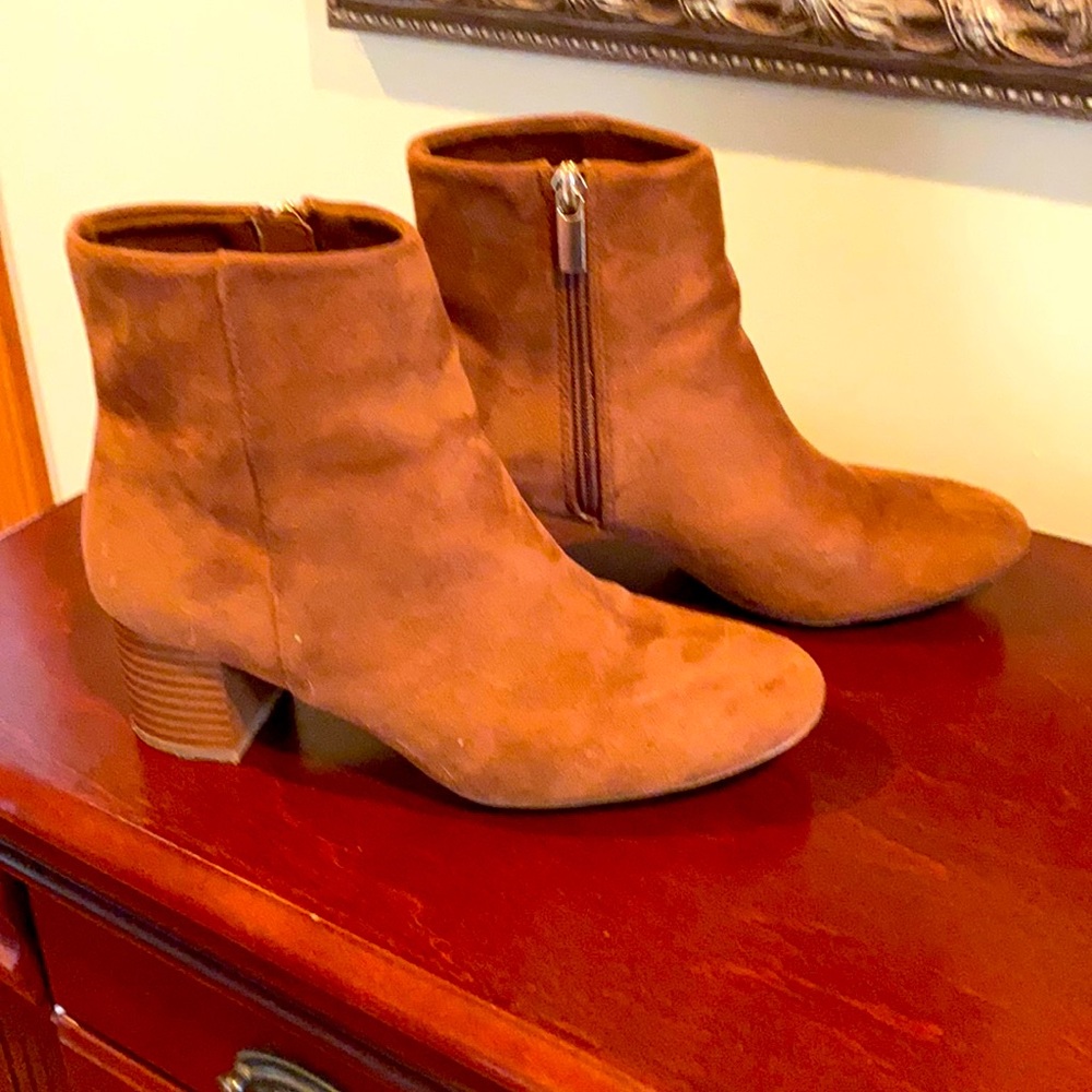 Brown Suede Boots Booties size 6